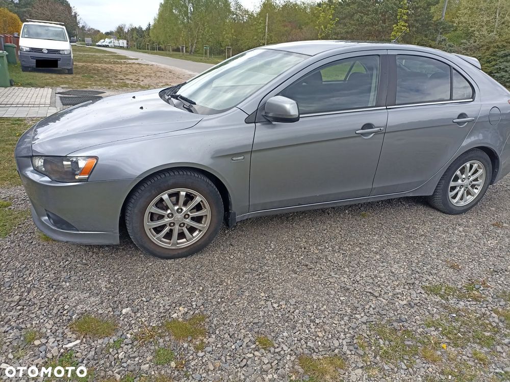 Mitsubishi Lancer 1.6 Invite - 1