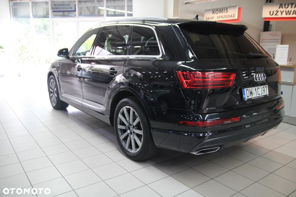Audi Q7 - 10