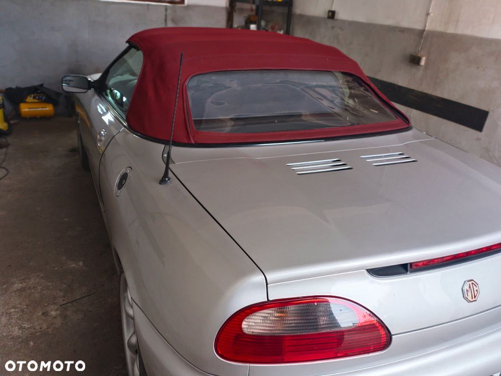 Rover MG - 2