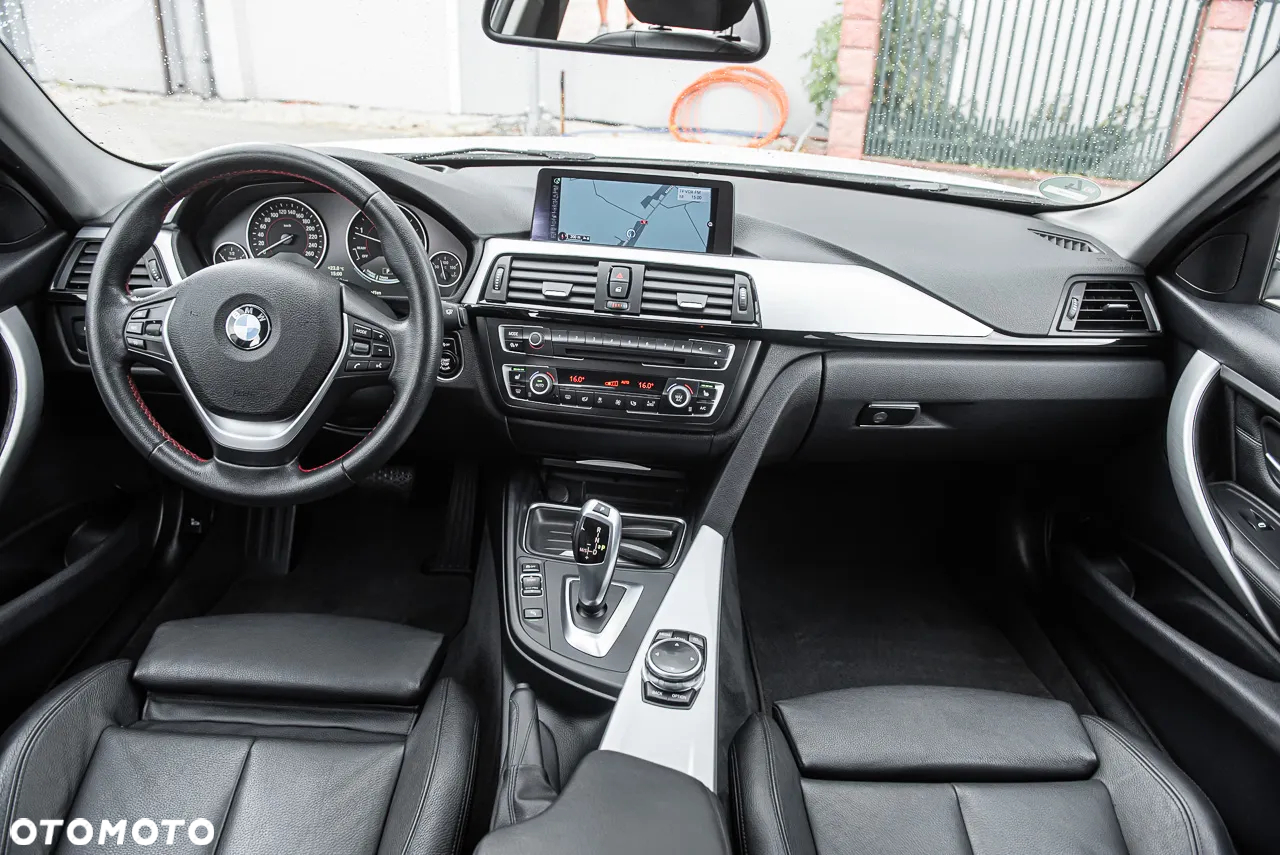 BMW Seria 3 320d Touring xDrive Sport Line - 27