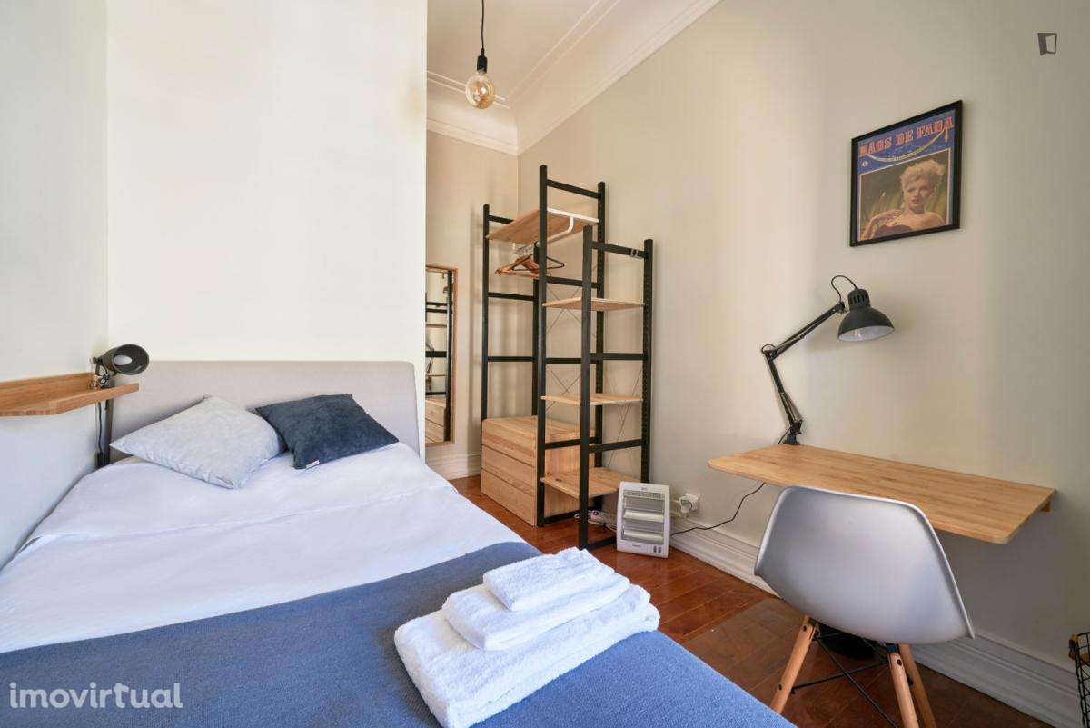 Quarto - localizado em Entrecampos Lisbon - Grande imagem: 3/57