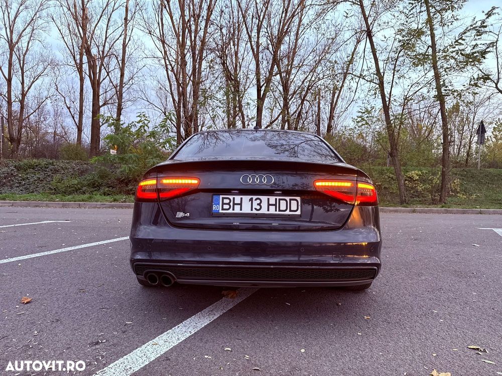 Audi A4 2.0 TDI DPF clean diesel multitronic S line Sportpaket - 10