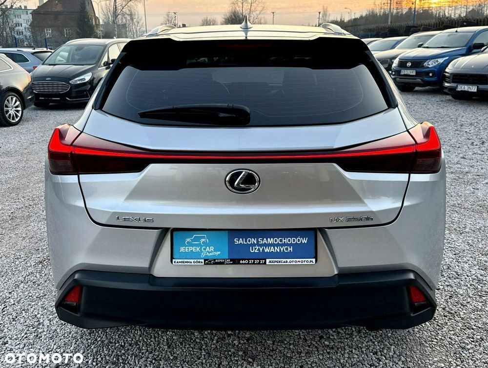 Lexus UX - 6