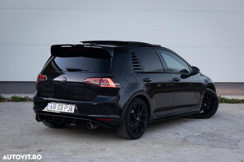 Volkswagen Golf - 2