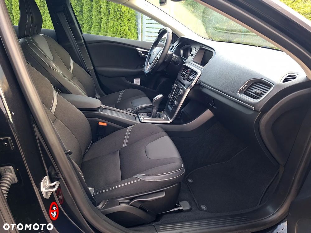 Volvo V40 D2 Momentum - 21