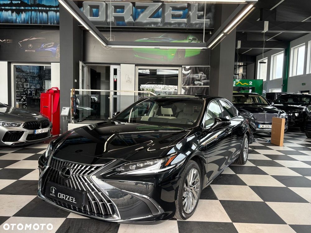 Lexus ES - 1