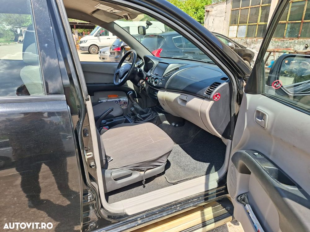 Mitsubishi L200 - 9