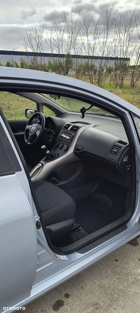 Toyota Auris 1.4 D-4D Luna - 6