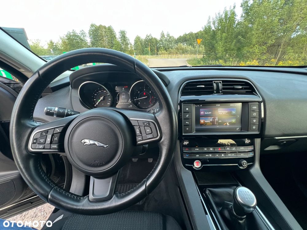 Jaguar F-Pace 2.0 i4D AWD Pure - 19