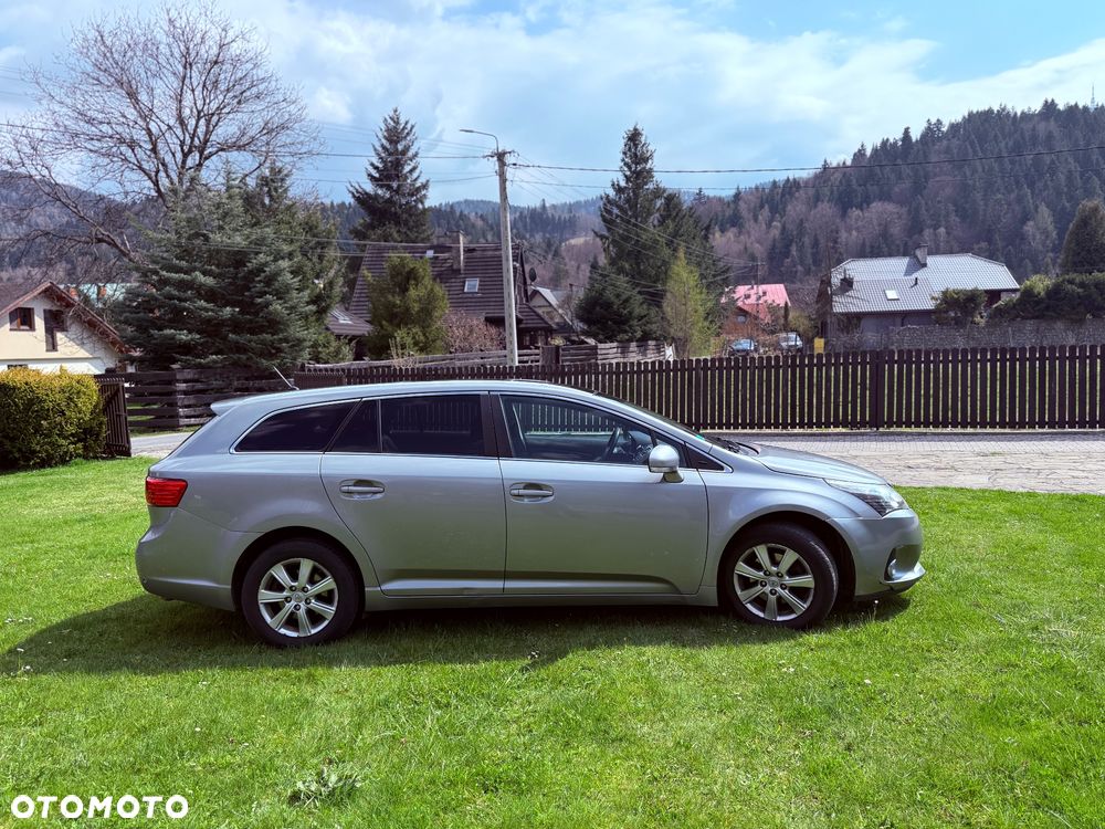 Toyota Avensis 2.0 D-4D Executive - 4