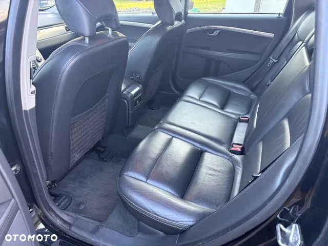 Volvo XC 70 2.4D AWD Momentum - 5