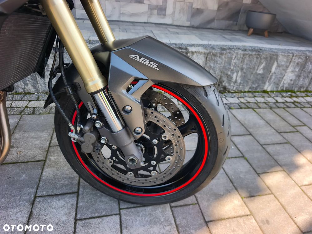 Suzuki GSR - 5
