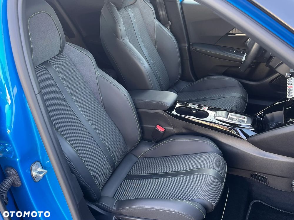 Peugeot 2008 54kWh GT Exclusive - 25