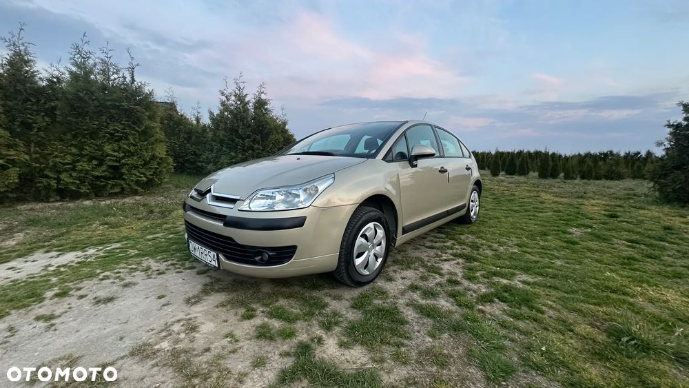 Citroën C4 1.4 16V Style - 10
