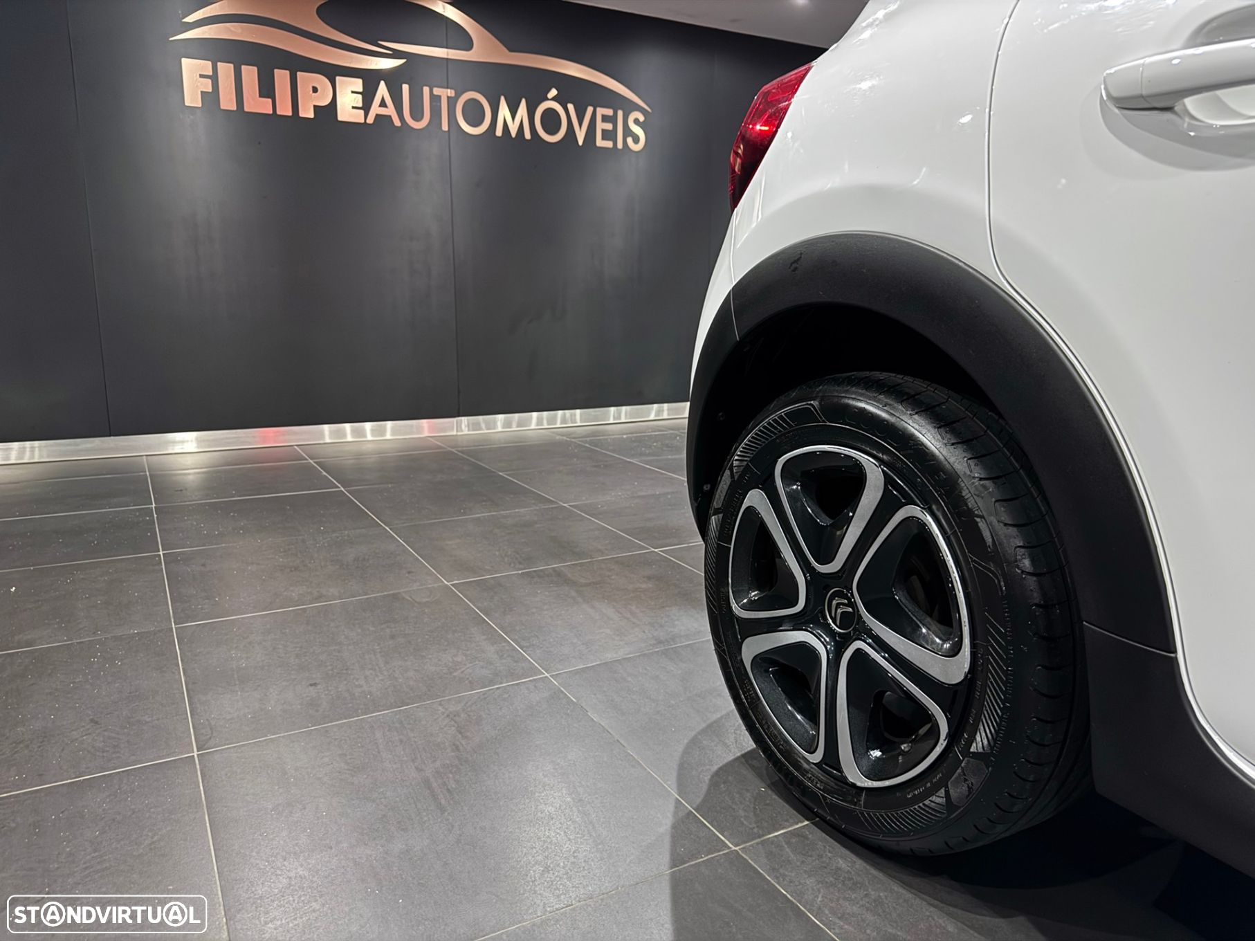 Citroën C3 1.2 PureTech Shine - 33