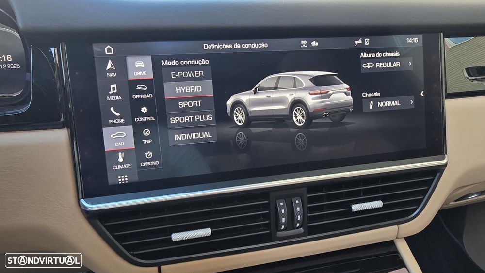 Porsche Cayenne - 35