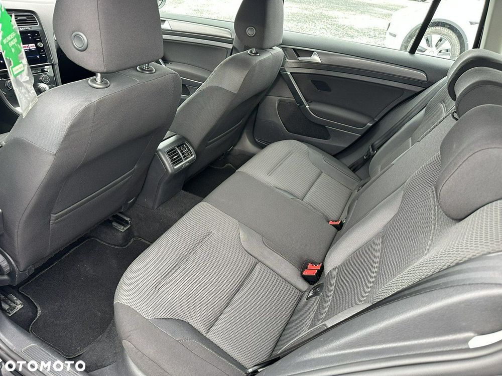 Volkswagen Golf - 26