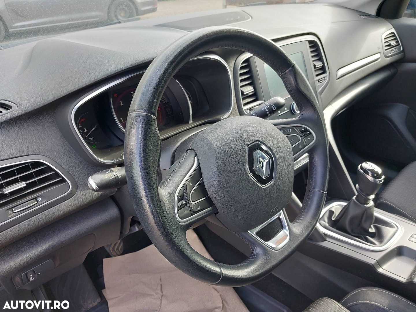 Renault Megane ENERGY dCi 110 EXPERIENCE - 8