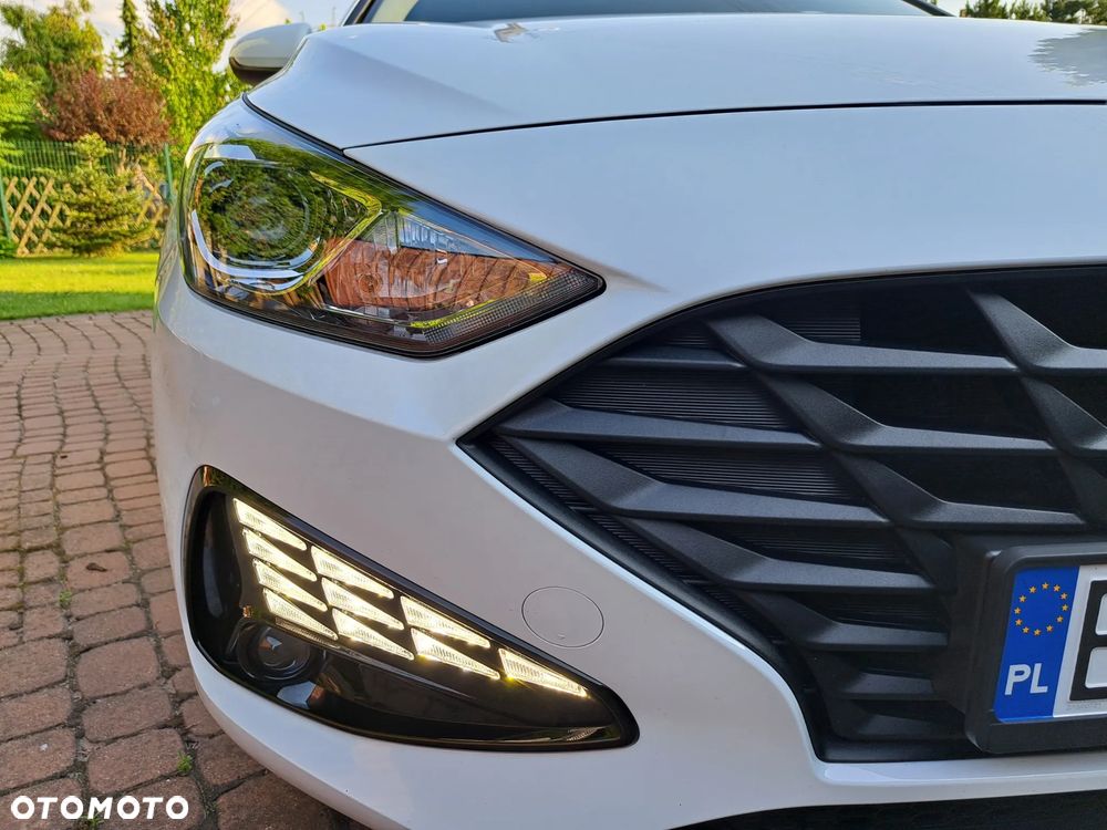 Hyundai i30 1.5 DPI Classic + - 10