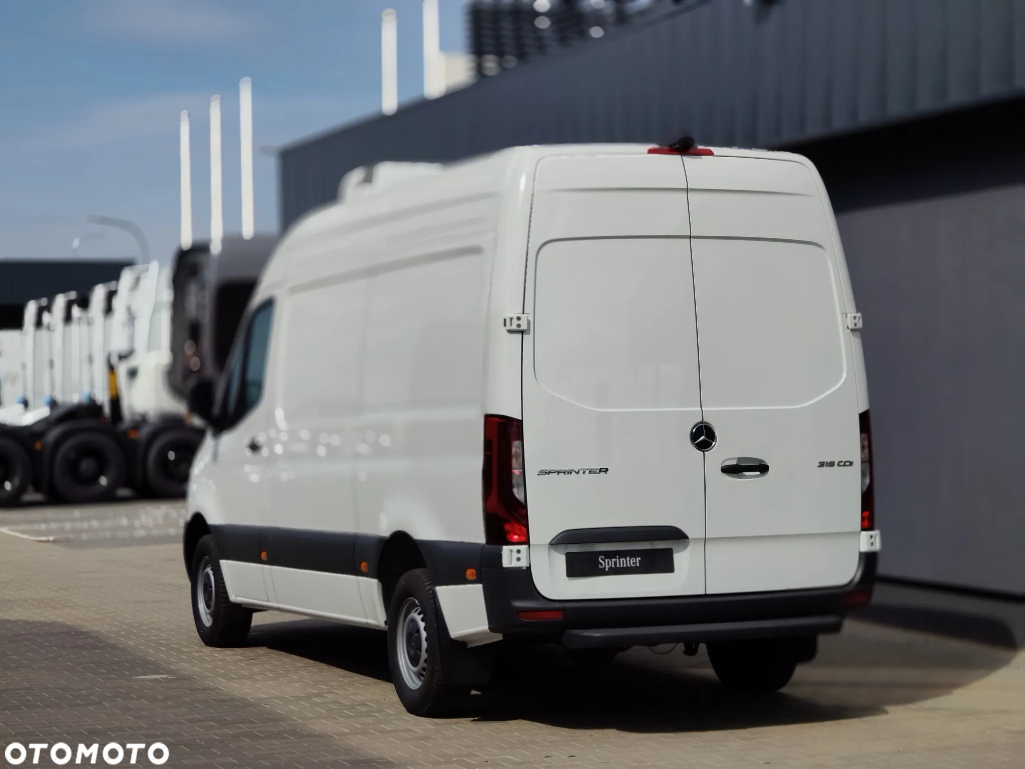 Mercedes-Benz Sprinter - 4