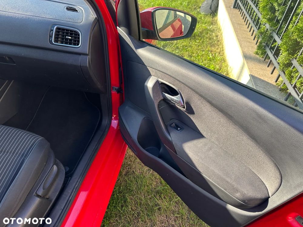 Volkswagen Polo 1.6 TDI Blue Motion Technology Comfortline - 20