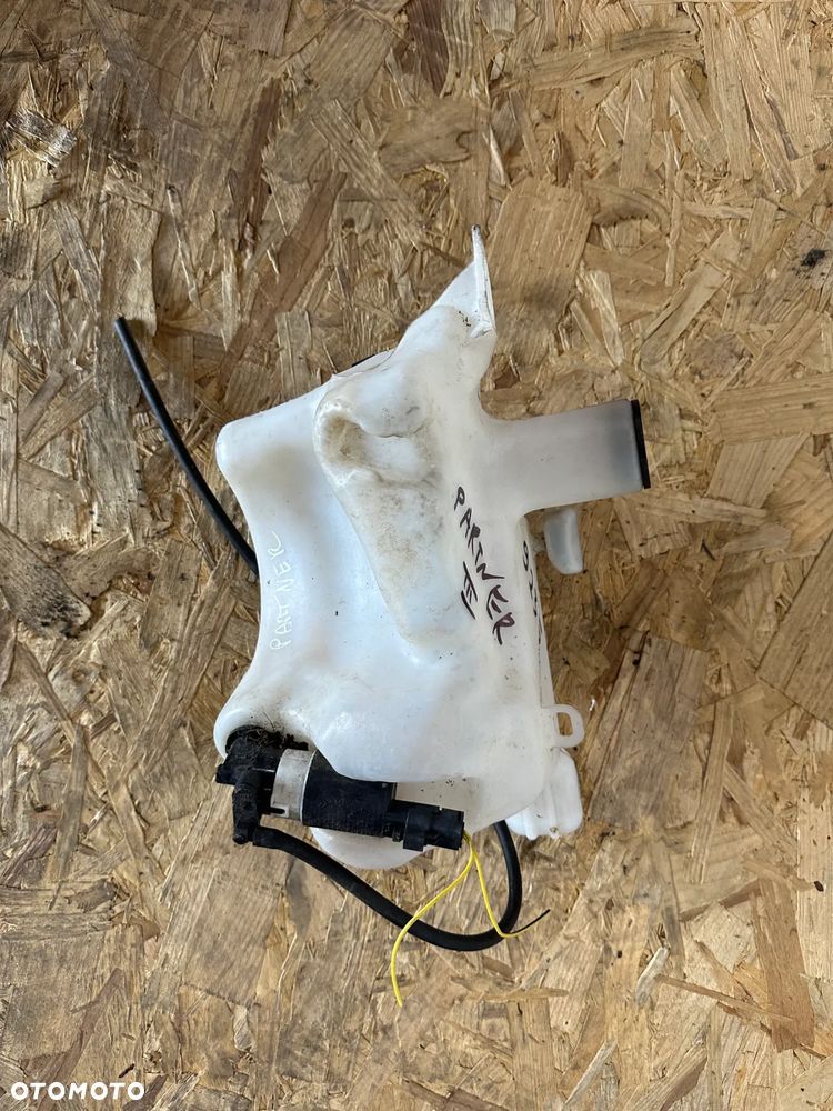 ZBIORNICZEK SPRYSKIWACZY PEUGEOT PARNTER III - 1