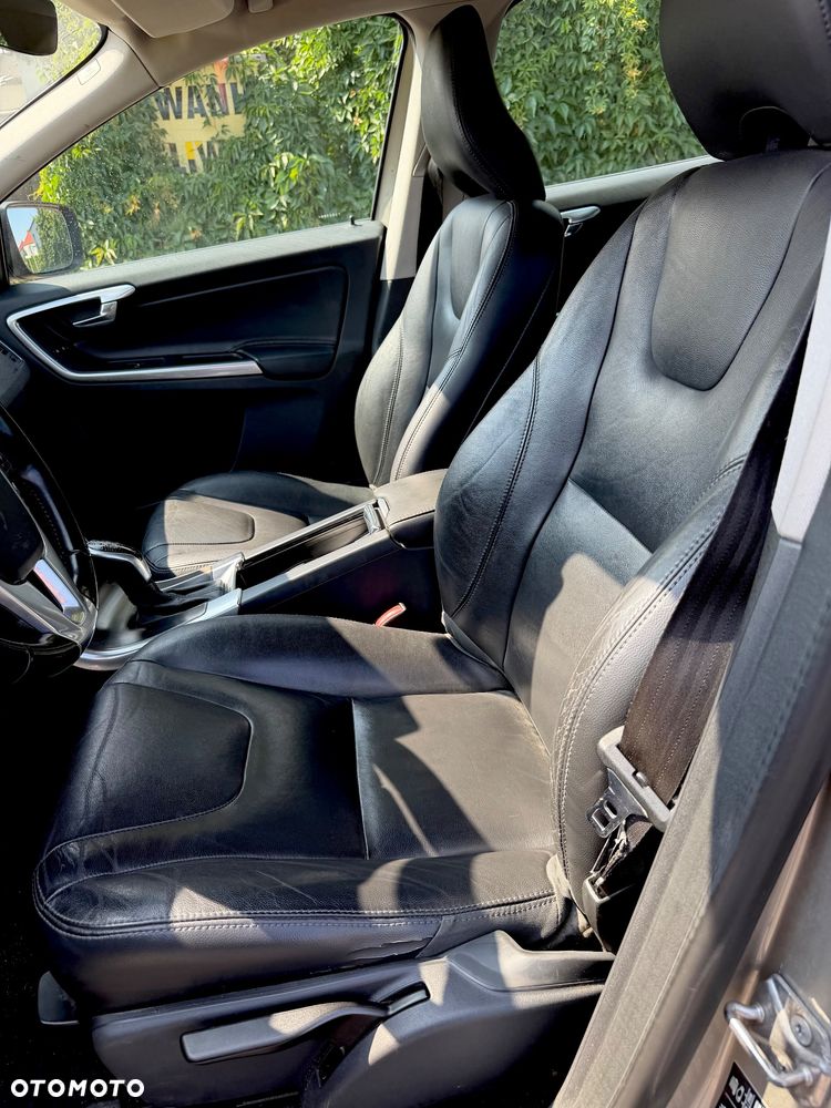 Volvo XC 60 D4 Geartronic Momentum - 20
