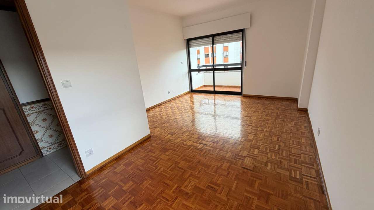 Apartamento T2 com varanda em Sintra - Grande imagem: 3/22