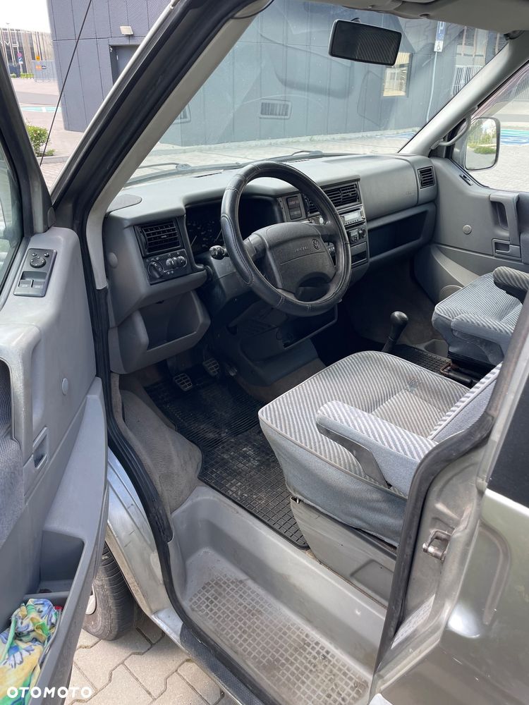 Volkswagen Multivan - 7