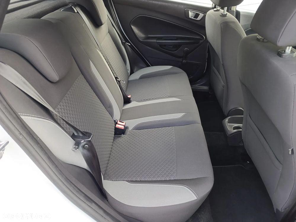 Ford Fiesta - 10