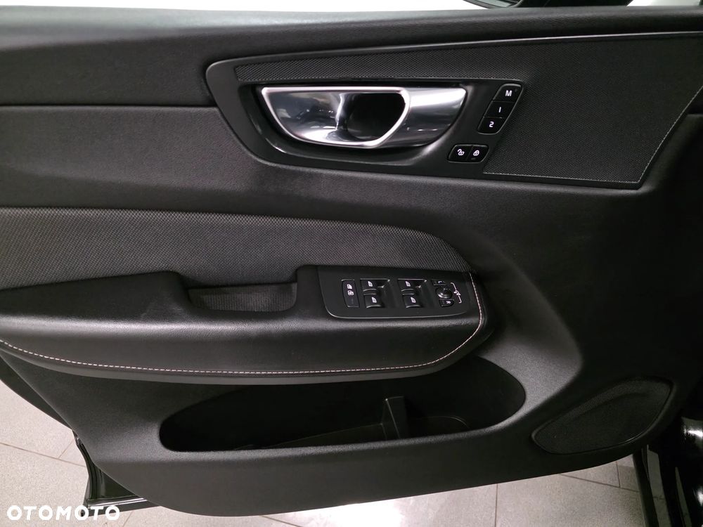 Volvo XC 60 D4 Geartronic RDesign - 23