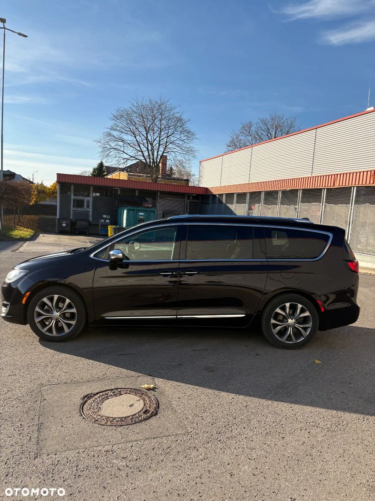 Chrysler Pacifica - 15