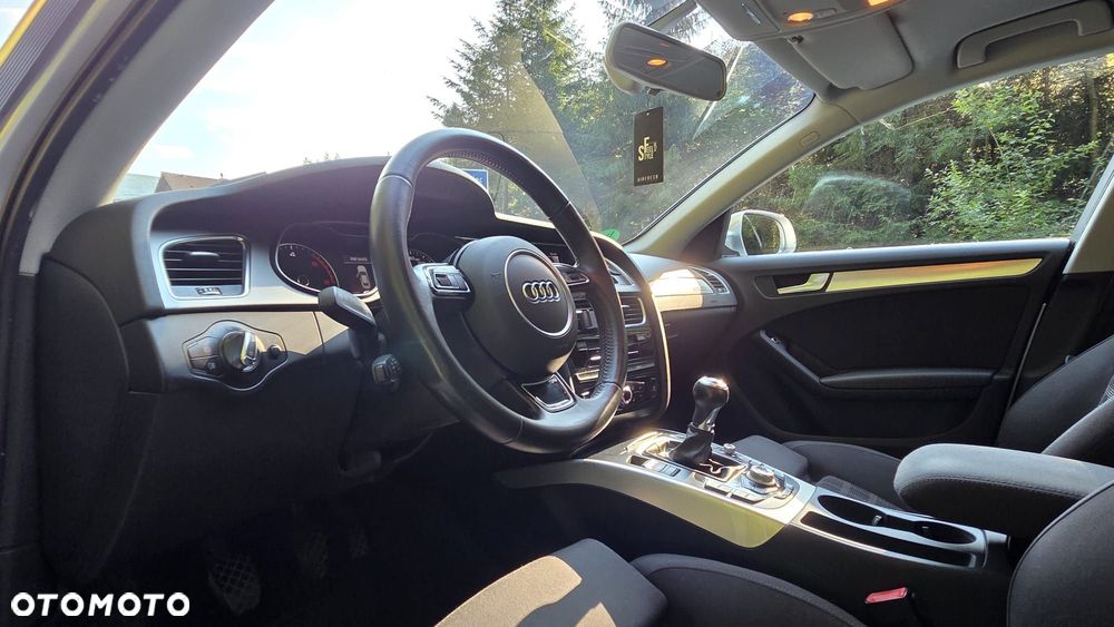 Audi A4 Limousine 2.0 TDI DPF quattro S line Sportpaket - 33