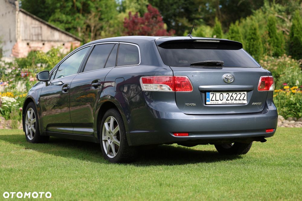 Toyota Avensis - 6