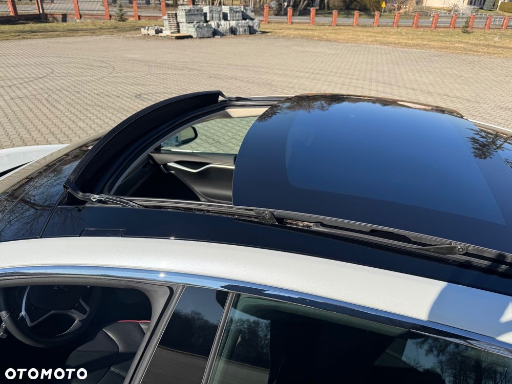 Tesla Model S Performance - 27