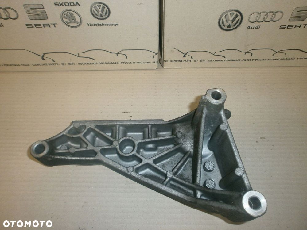 ŁAPA SILNIKA 03L199207B 2.0TDI TRANSPOTRER T5 LIFT CAA - 2