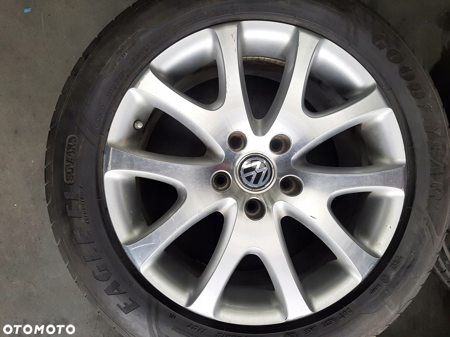 VW TOUAREG FELG komplet LETNIE 265/50 R19 ALU 19 5X130 7L6601025AM felgi - 5