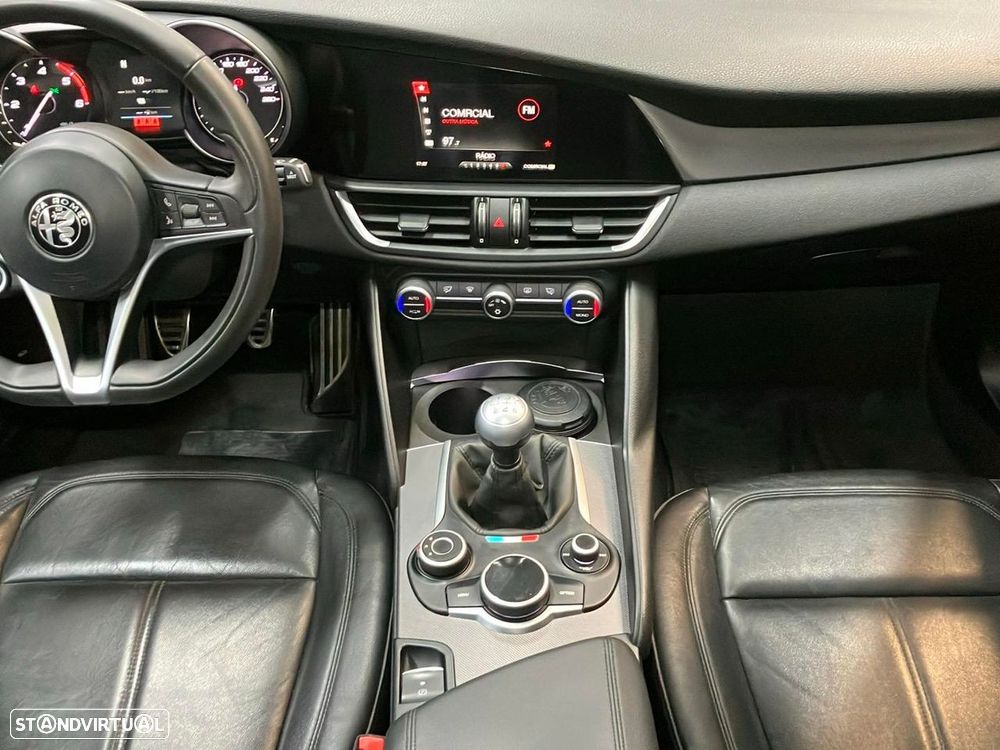 Alfa Romeo Giulia - 9