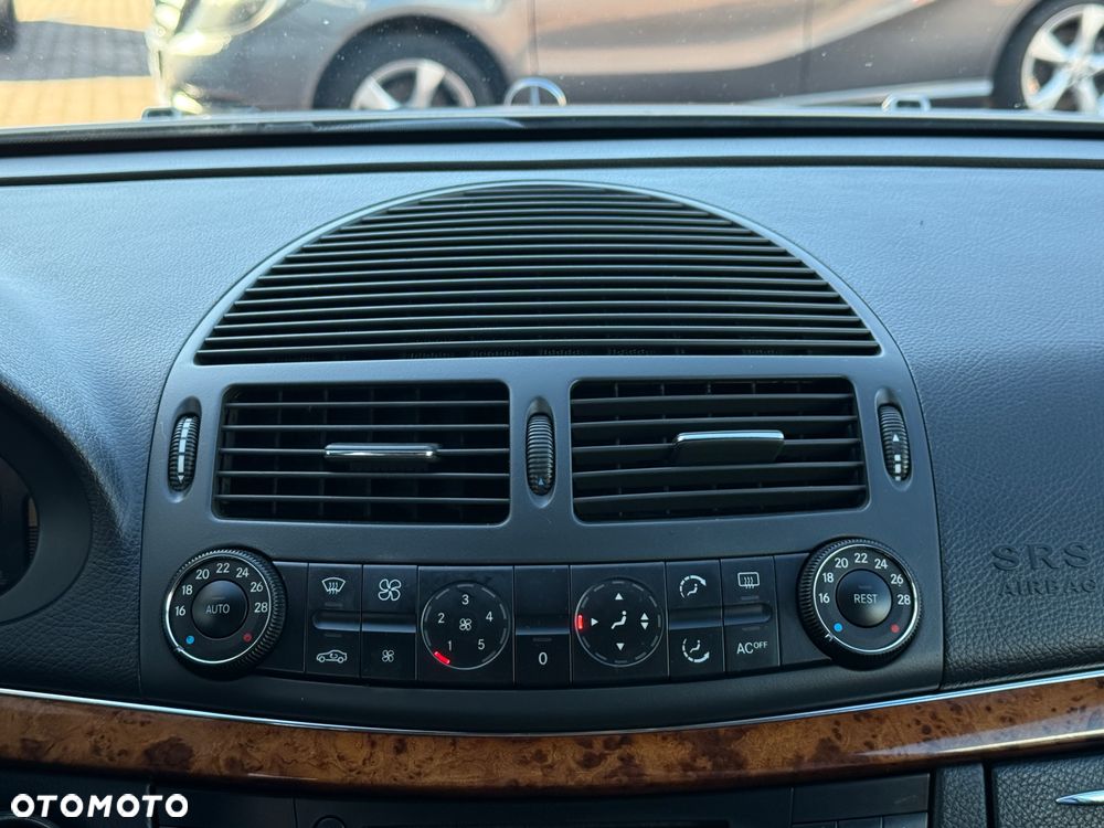 Mercedes-Benz Klasa E - 21