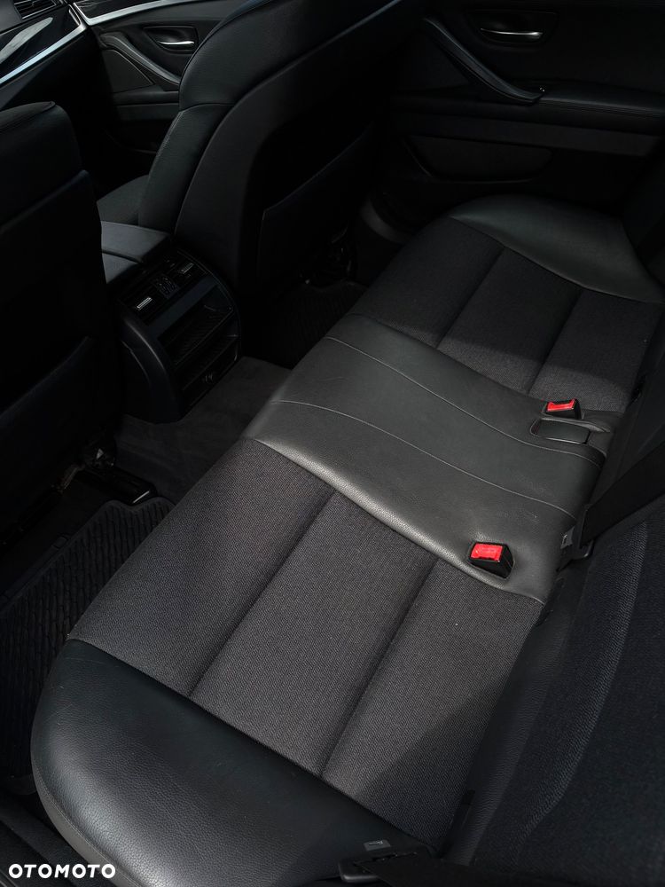 BMW Seria 5 520i Luxury Line - 24