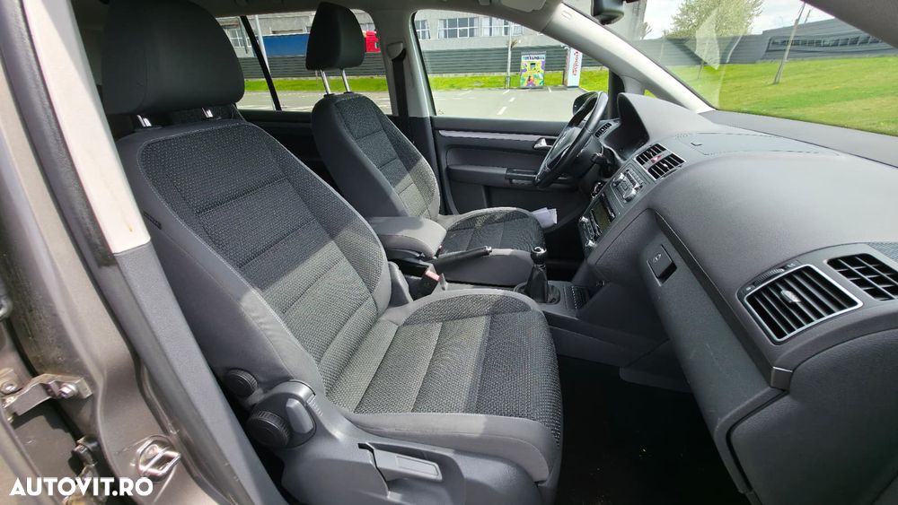 Volkswagen Touran 1.6 TDI DPF Highline - 16