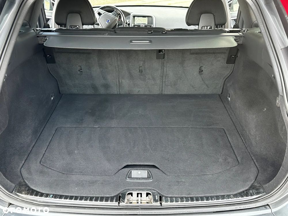 Volvo XC 60 D4 Momentum - 35