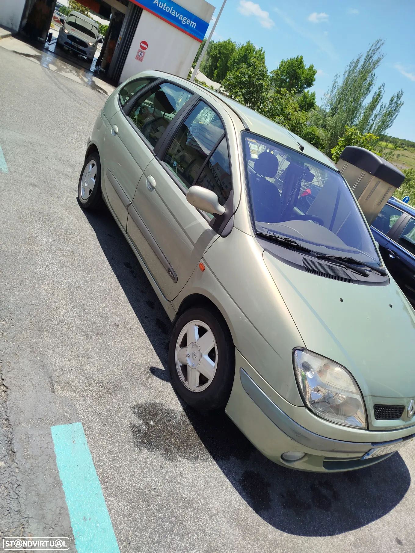 Renault Scénic 1.4 16V - 12