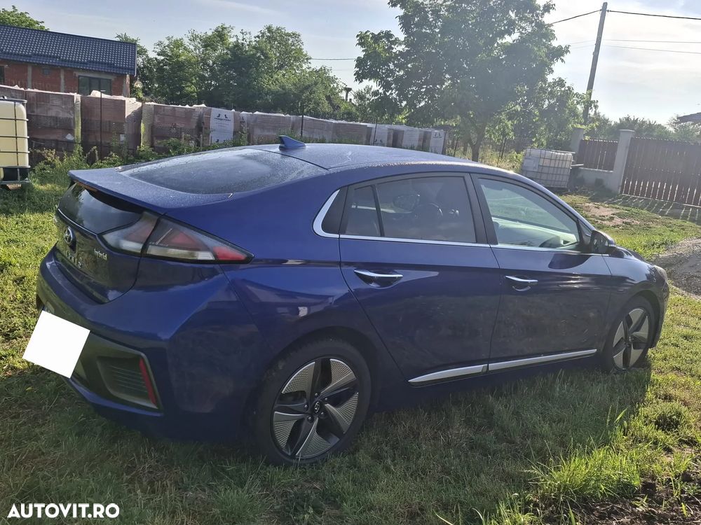 Hyundai IONIQ - 11