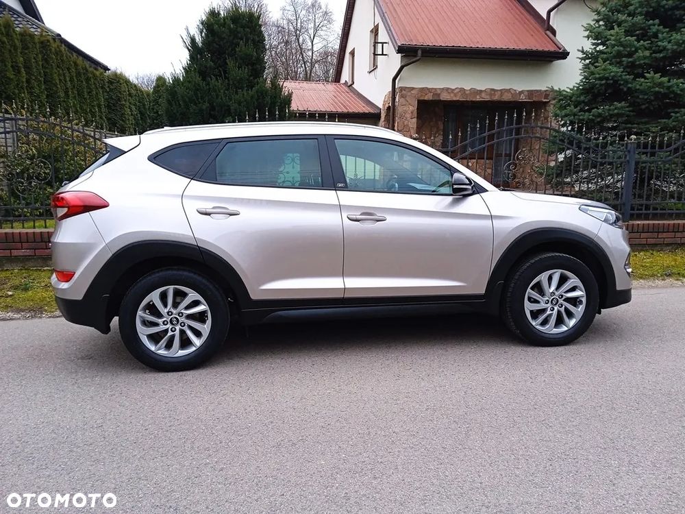 Hyundai Tucson 1.6 GDI BlueDrive GO 2WD - 26