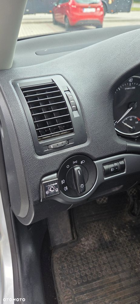 Skoda Octavia 1.6 Tour - 9