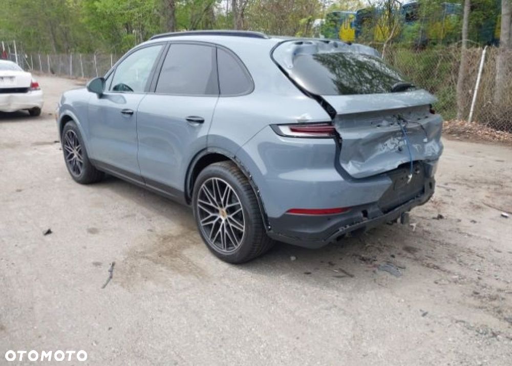 Porsche Cayenne - 5