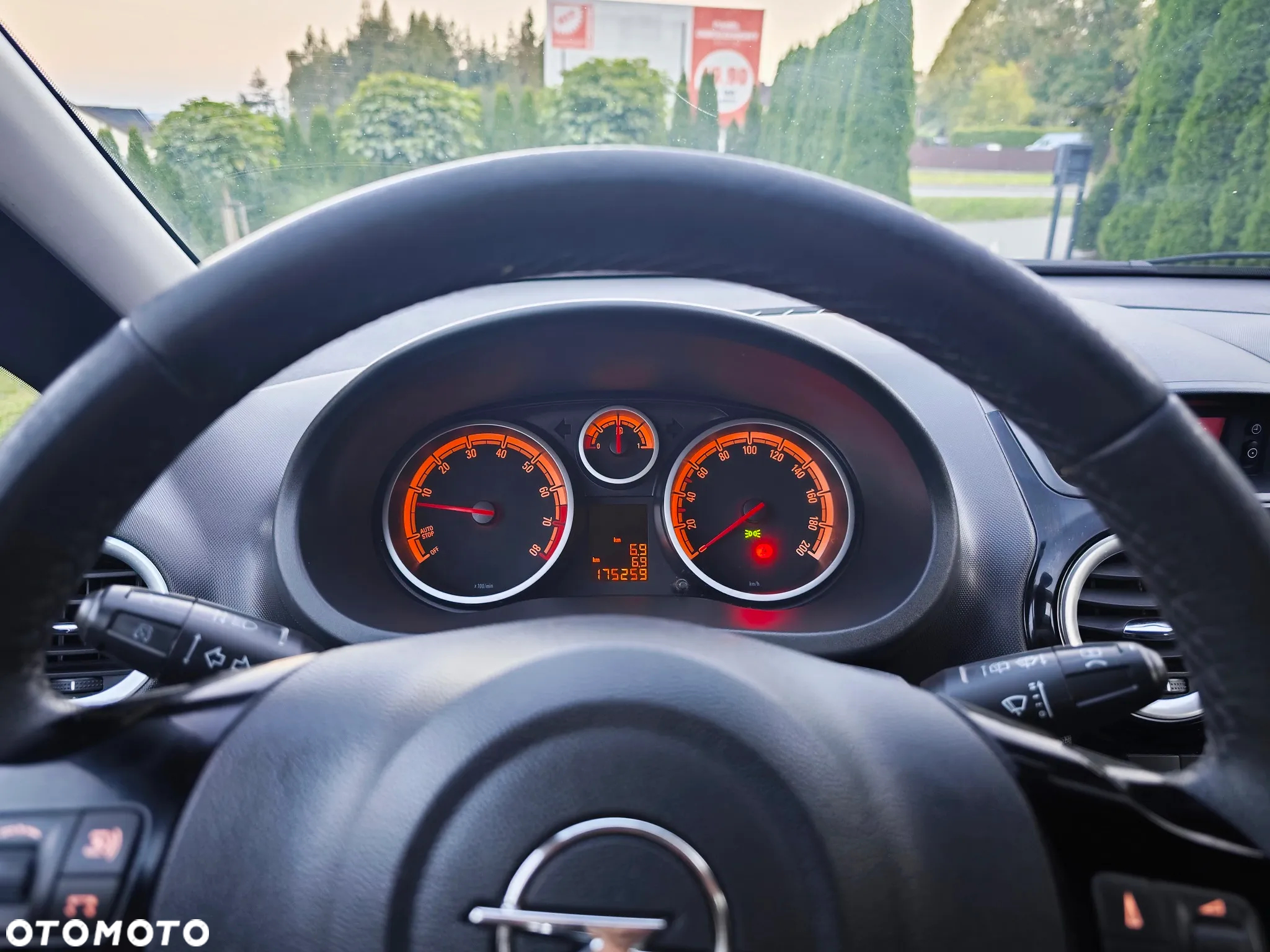 Opel Corsa 1.4 16V Cosmo - 14