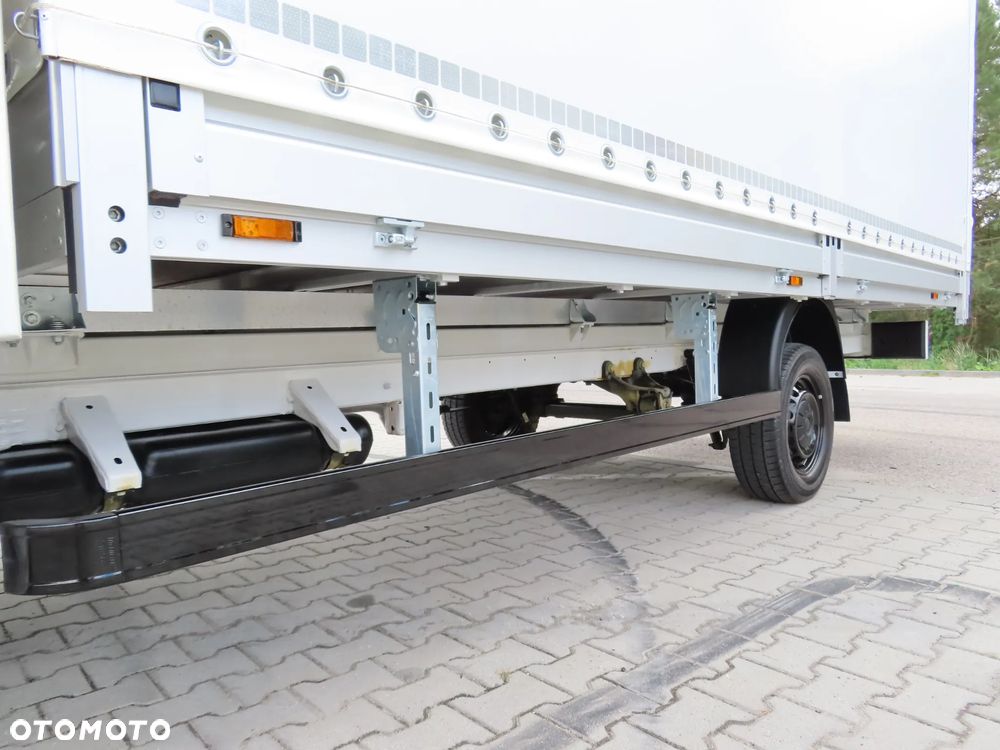Volkswagen Crafter 35 BiTDI 2.0 177 KM AUTOMAT FIRANA x2 LEWA/PRAWA Skrzynia 5400 mm Długa 10.E.Palet 947 Kg Ładowność Rozstaw Osi 4490 mm FULL LED TEMPOMAT JEDYNY TAKI EGZEMPLARZ STAN NOWY GOTOWY DOSTEPNY POLECAM - 17