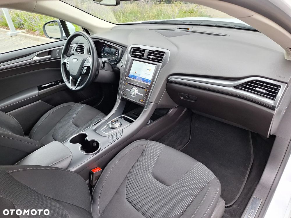 Ford Mondeo 2.0 EcoBlue Titanium - 24